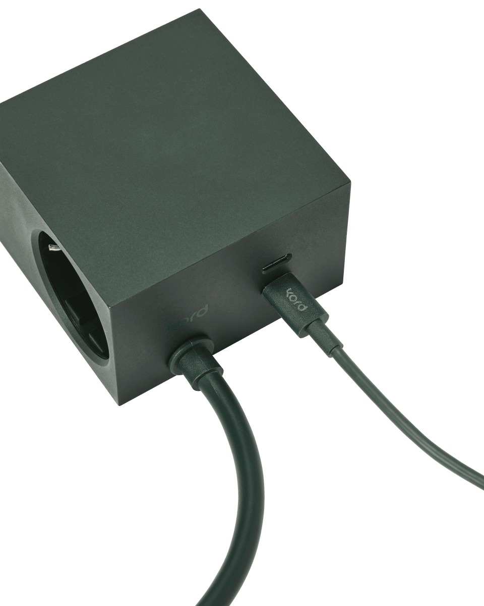 USB-C a USB-C Verde oscuro De Kord - &nbsp;Compatibilidad universal: Compatible con dispositivos USB-C como tel&eacute;fonos m&oacute;viles, tabletas y port&aacute;tiles compatibles con carga USB-C.