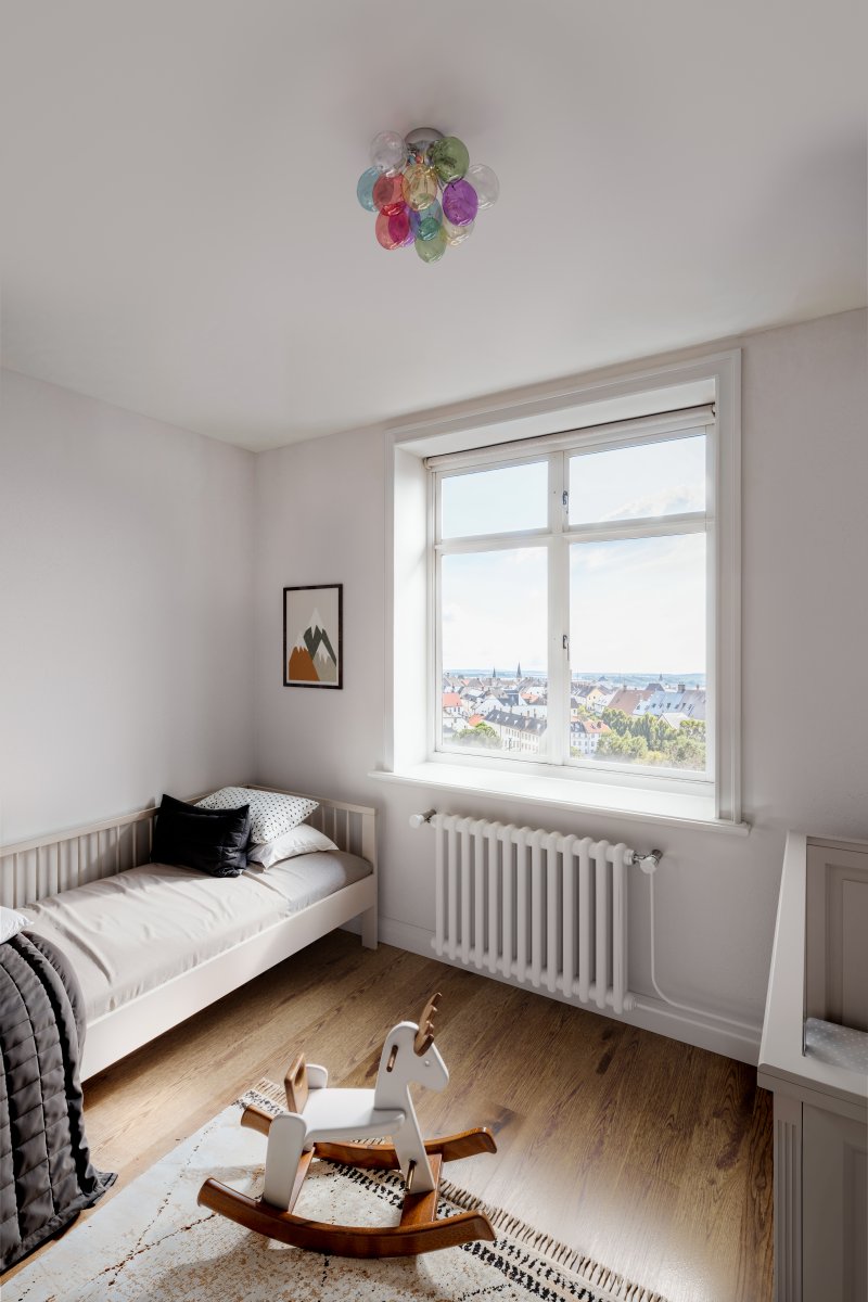 Gross Ø30 Multicolor plafón De By Rydéns - La l&aacute;mpara de techo Gross cautiva con su vibrante paleta de colores y es original.