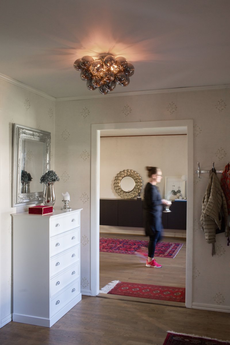 Gross Ø50 Color humo plafón De By Rydéns - La lámpara de techo Gross en combinación de latón y vidrio transparente es la última incorporación a la familia Gross.