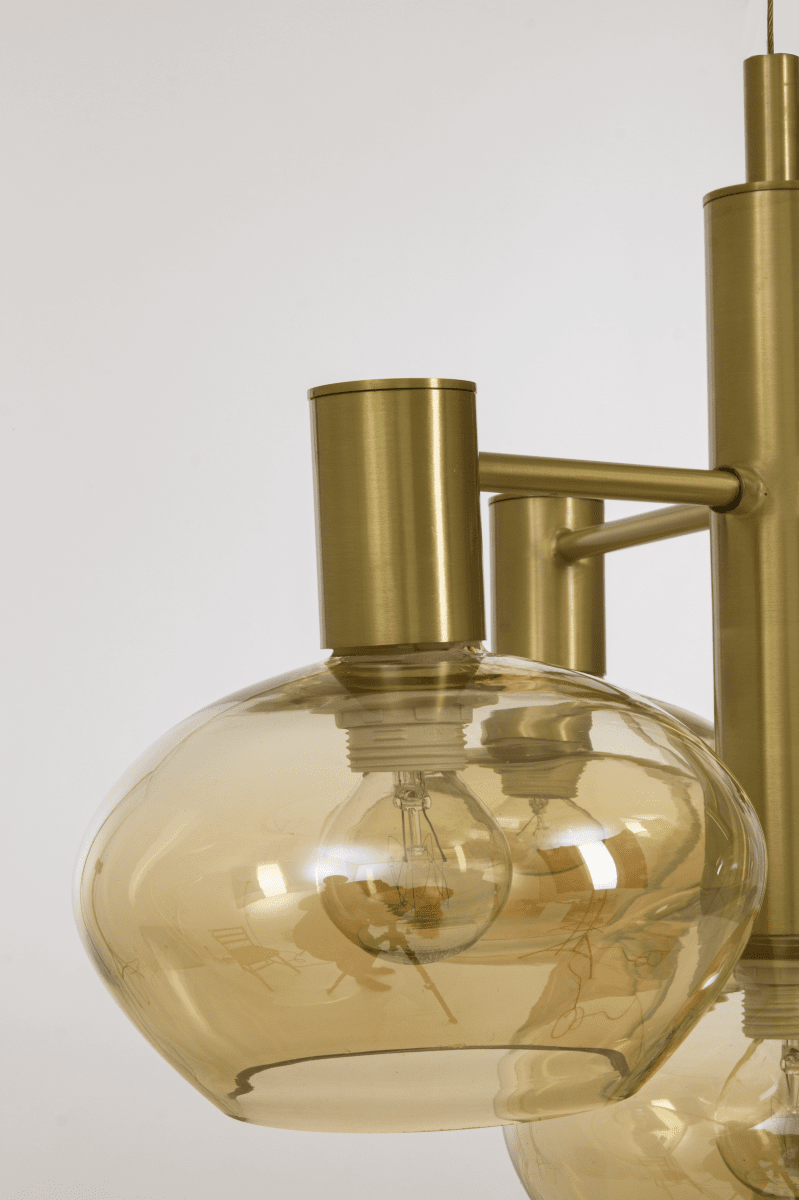 Bell Ø47 Latón mate Lámpas de techo De Aneta Lighting - Con sus elegantes detalles de latón, es un complemento perfecto sobre la mesa del comedor o en la sala de estar, donde ilumina y realza el interior.