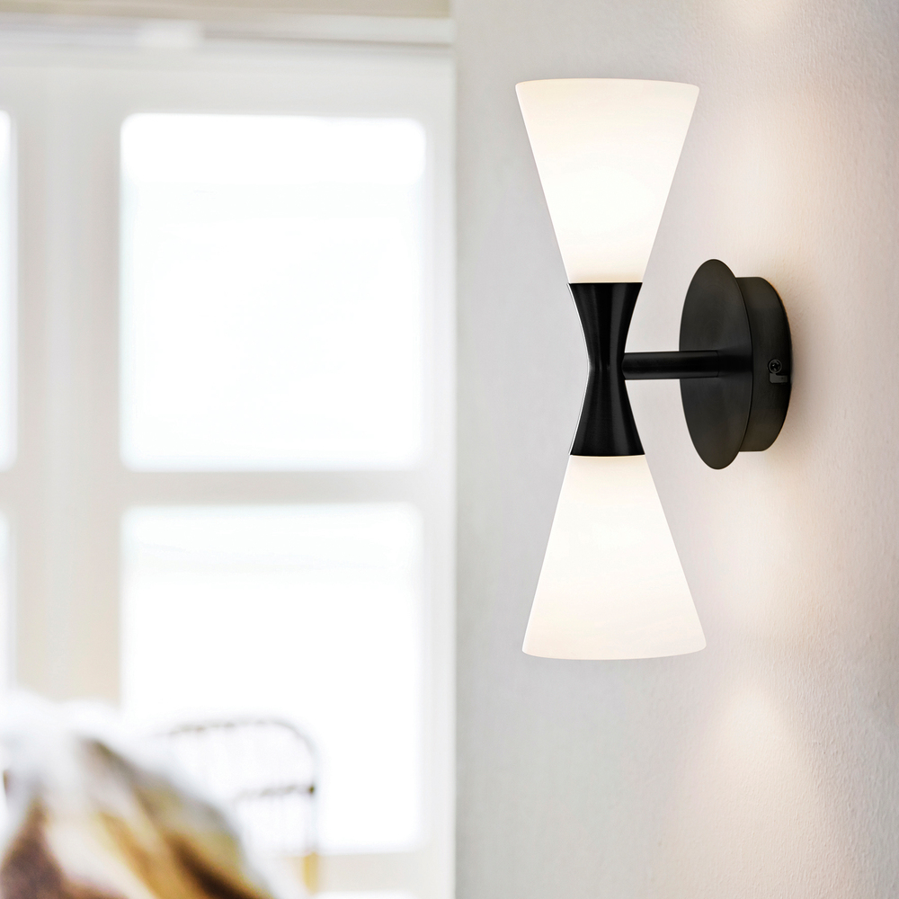 Harlekin duo Negro mate lámpara de pared De Herstal - Harlequin Duo es una l&aacute;mpara de pared elegante y con estilo.