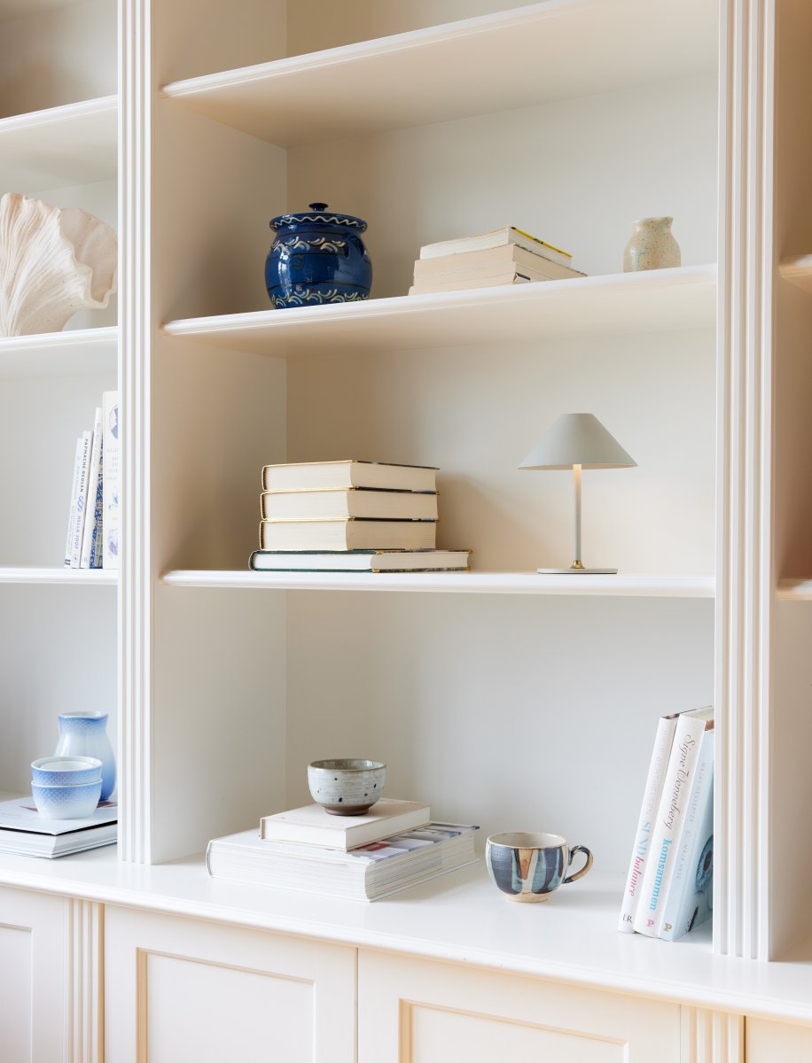 Hygge 20cm Gris cálido portátil De Halo Design - Tiene una clasificación IP54, por lo que es adecuado para uso en interiores y exteriores (aunque debe almacenarse y cargarse en interiores).