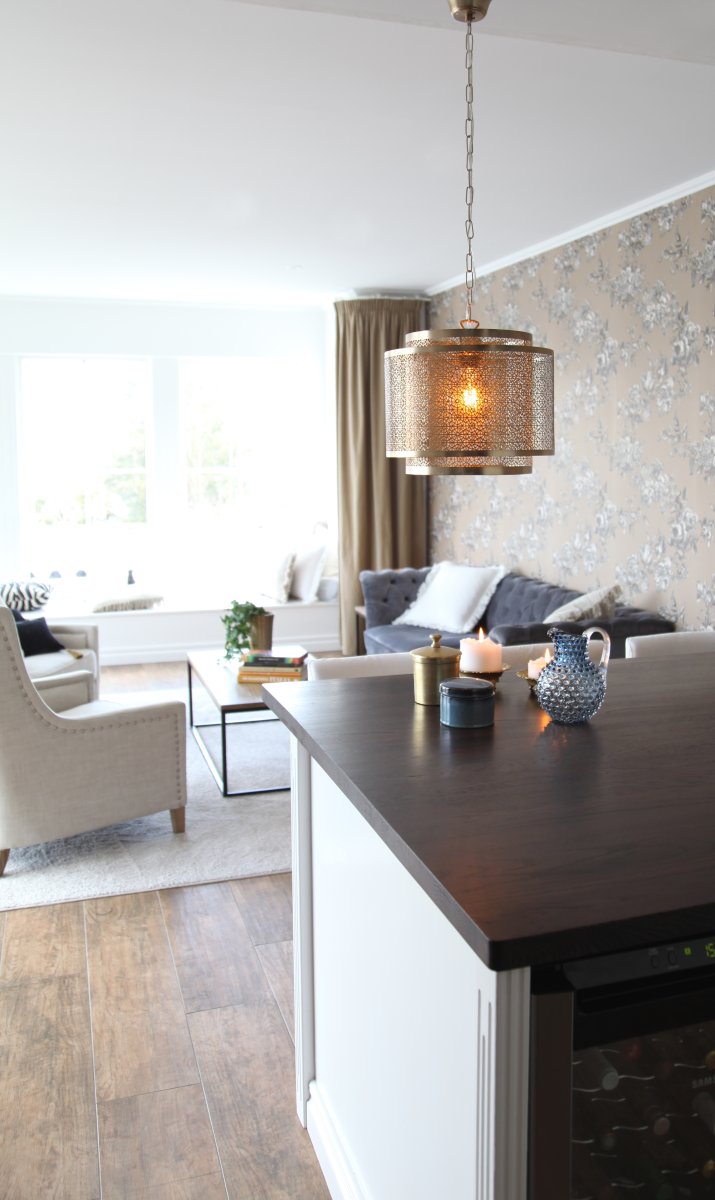 Hermine Ø34 Latón Lámpas de techo De By Rydéns - La lámpara de techo forma parte de la serie Hermine, que también incluye lámparas de mesa, apliques de pared y lámparas de pie.