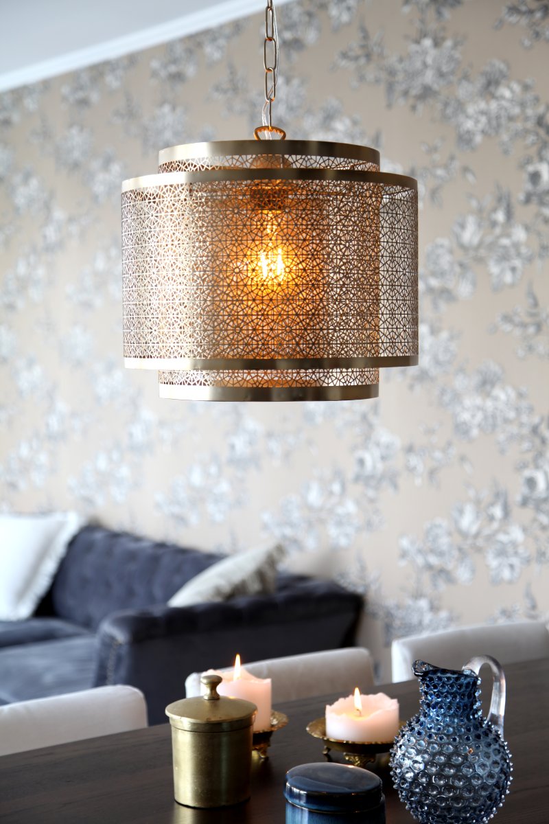 Hermine Ø34 Latón Lámpas de techo De By Rydéns - La lámpara de techo forma parte de la serie Hermine, que también incluye lámparas de mesa, apliques de pared y lámparas de pie.