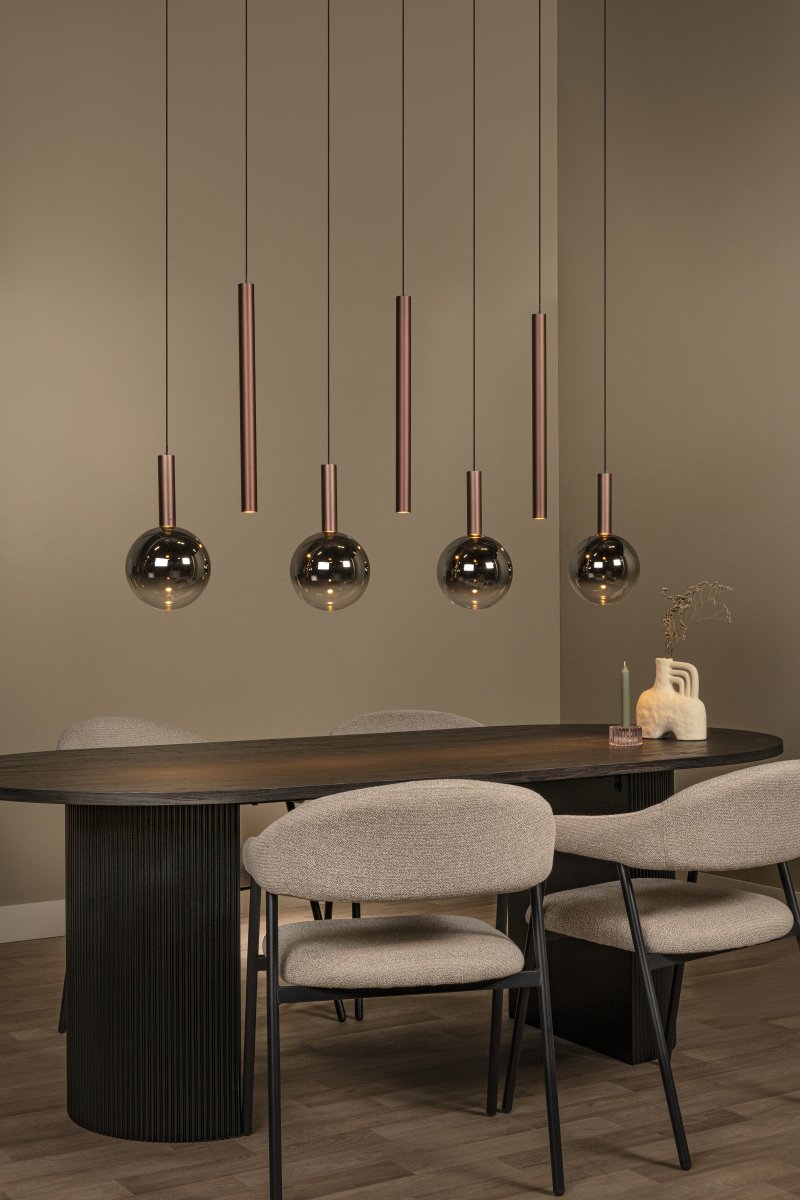 Jamsine 137cm Cobre Lámpas de techo De Lucide - Las pantallas de cristal ahumado proporcionan una luz c&aacute;lida y agradable, mientras que los tres focos emiten una luz focalizada y brillante hacia abajo.
