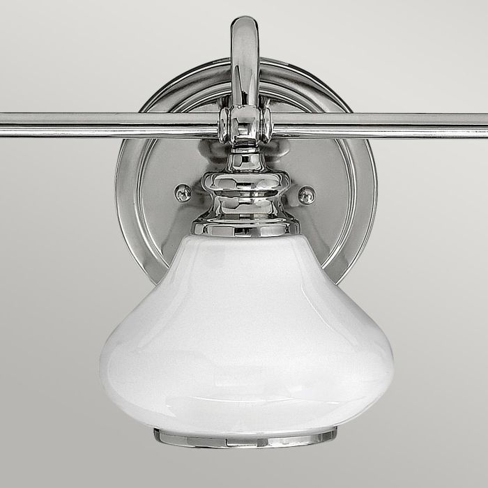 Ainsley 60cm Cromo pulido lámpara de baño De Elstead Lighting - Las pantallas de cristal opalino abovedado proporcionan una luz suave y agradable, que armoniza a la perfecci&oacute;n con el elegante cromo pulido.