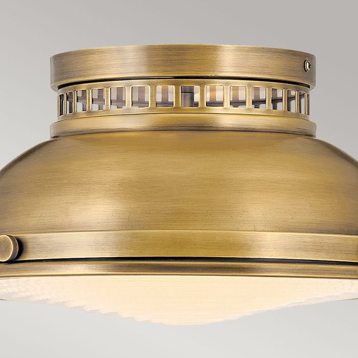 Amelia Ø32 Latón plafón De Elstead Lighting - Amelias klassiska plafonddesign f&ouml;rnyar vintage-detaljer med en gjuten glasdiffusor, en gjuten metallram i klassisk m&auml;ssing och dekorativa sp&auml;nnen.