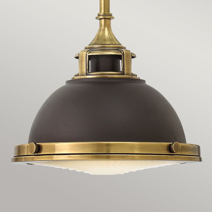 Amelia Ø30 Bronce/latón Lámpas de techo De Elstead Lighting - Kupolen har en etsad prismatisk bottenlins, och denna helmetalliska versionen i brons och m&auml;ssingdetaljer har en autentisk vintagelook.