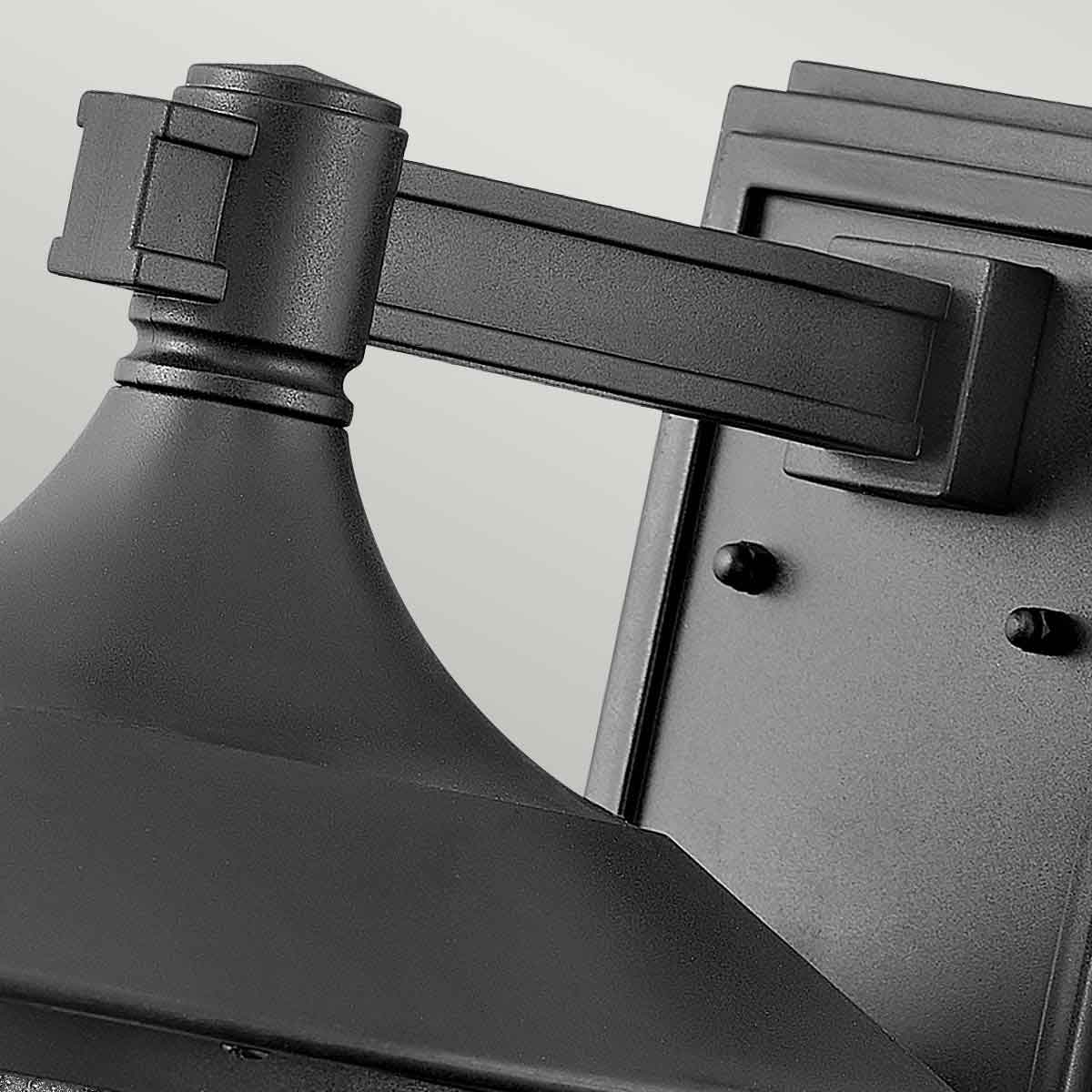 Freeport 40cm Negro lámpara de exterior De Elstead Lighting - Freeport es una lámpara de pared para exterior encantadora y clásica que combina un diseño tradicional con una durabilidad moderna.
