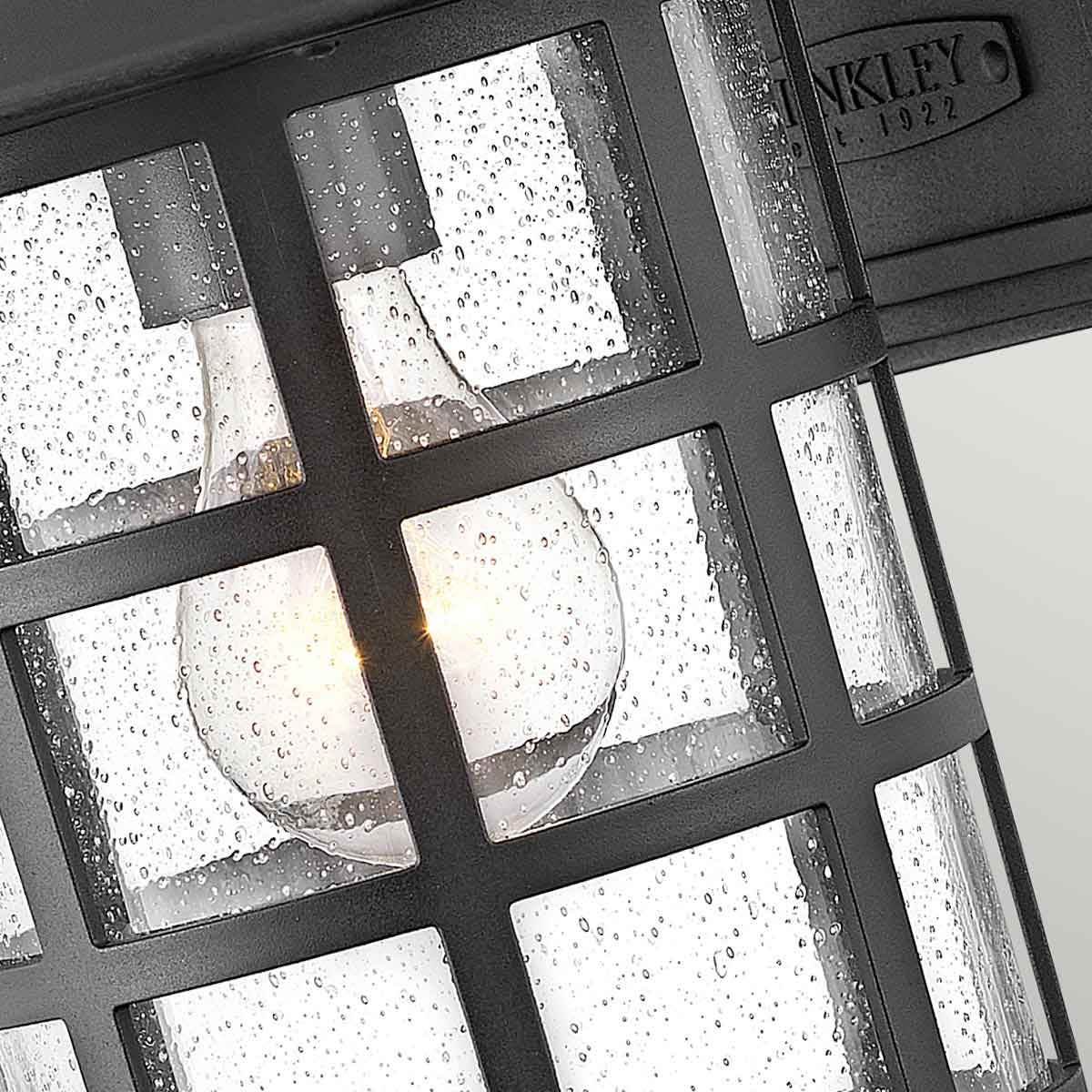 Freeport 30cm Negro lámpara de exterior De Elstead Lighting - Freeport es una lámpara de pared para exterior encantadora y clásica que combina un diseño tradicional con una durabilidad moderna.