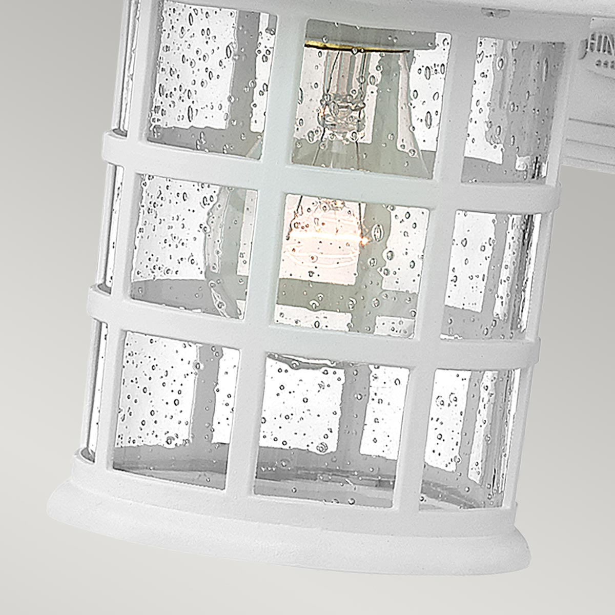 Freeport 24cm Blanco lámpara de exterior De Elstead Lighting - Freeport es una lámpara de pared para exterior encantadora y clásica que combina un diseño tradicional con una durabilidad moderna.
