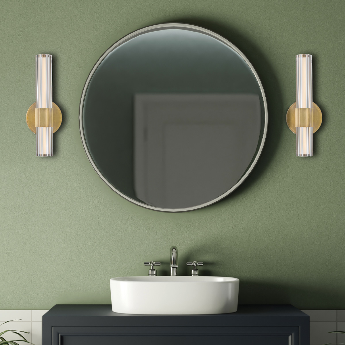 Georgette 35cm Latón lámpara de baño De Elstead Lighting - El LED integrado de 14 W proporciona una luz blanca c&aacute;lida de 3000 K y un flujo luminoso de 791 l&uacute;menes.