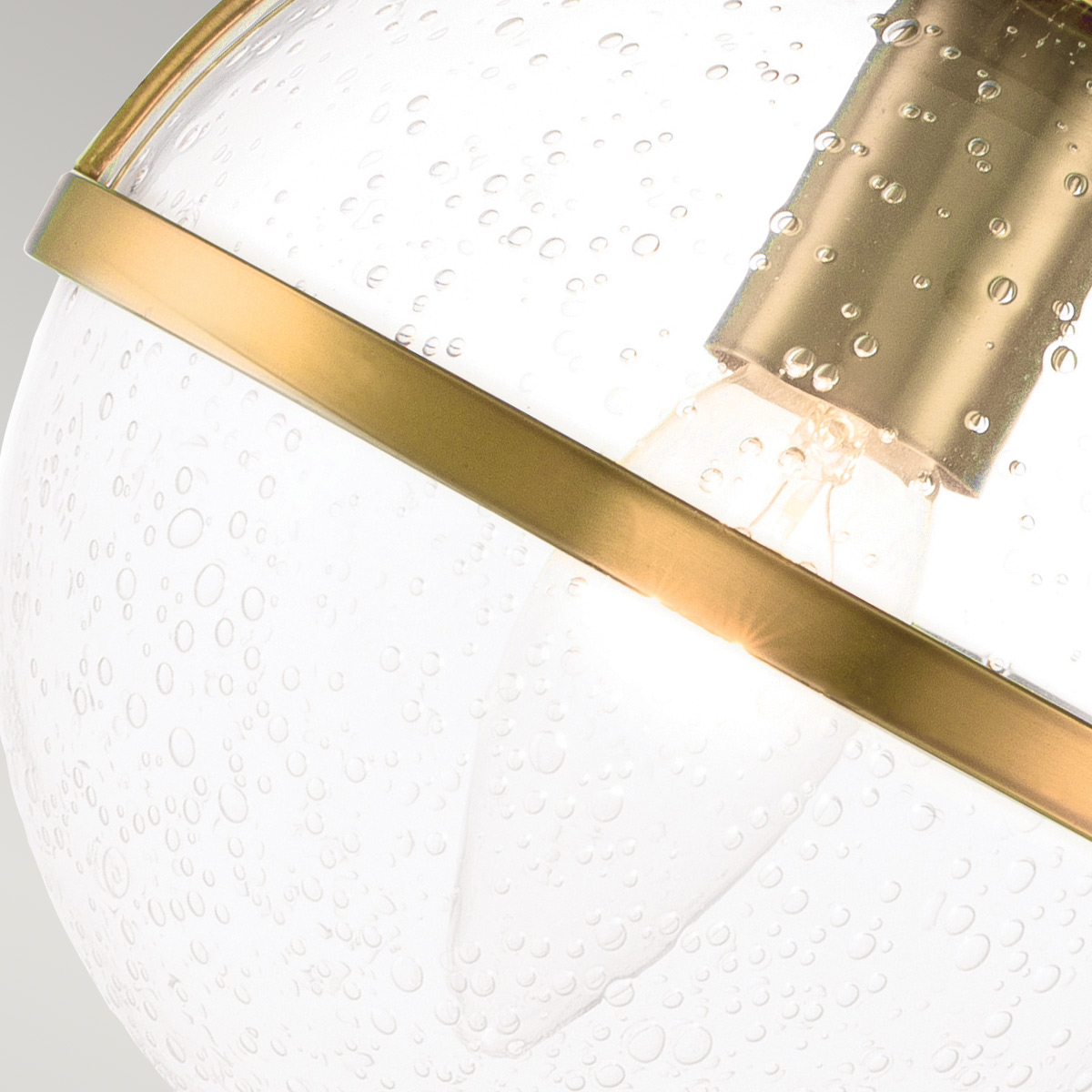 Hollis 40cm Latón antiguo lámpara de baño De Elstead Lighting - El aplique de pared Hollis está inspirado en el estilo Art Decó de los años 20 con su elegante diseño realizado en latón y cristal transparente texturizado.