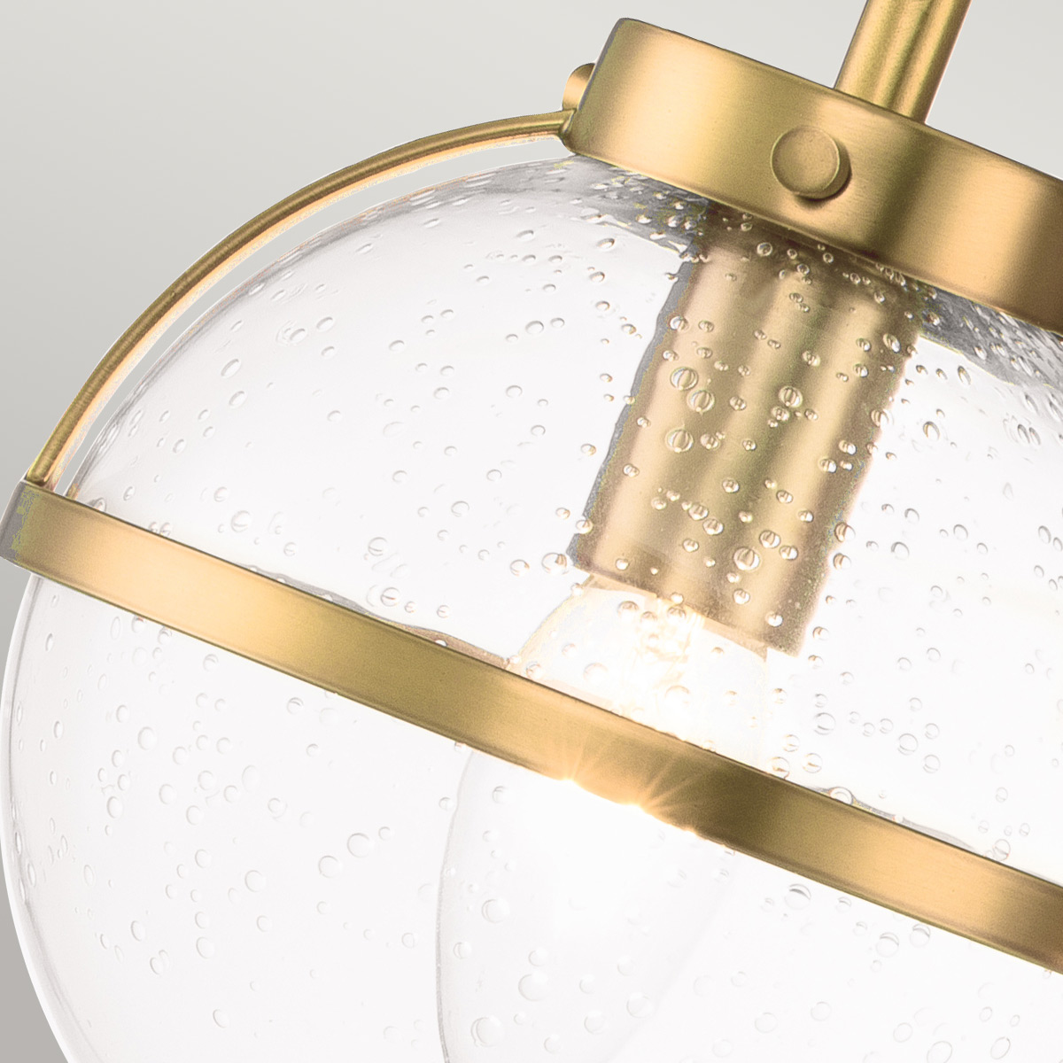 Hollis 60cm Latón antiguo lámpara de baño De Elstead Lighting - El aplique de pared Hollis está inspirado en el estilo Art Decó de los años 20 con su elegante diseño realizado en latón y cristal transparente texturizado.