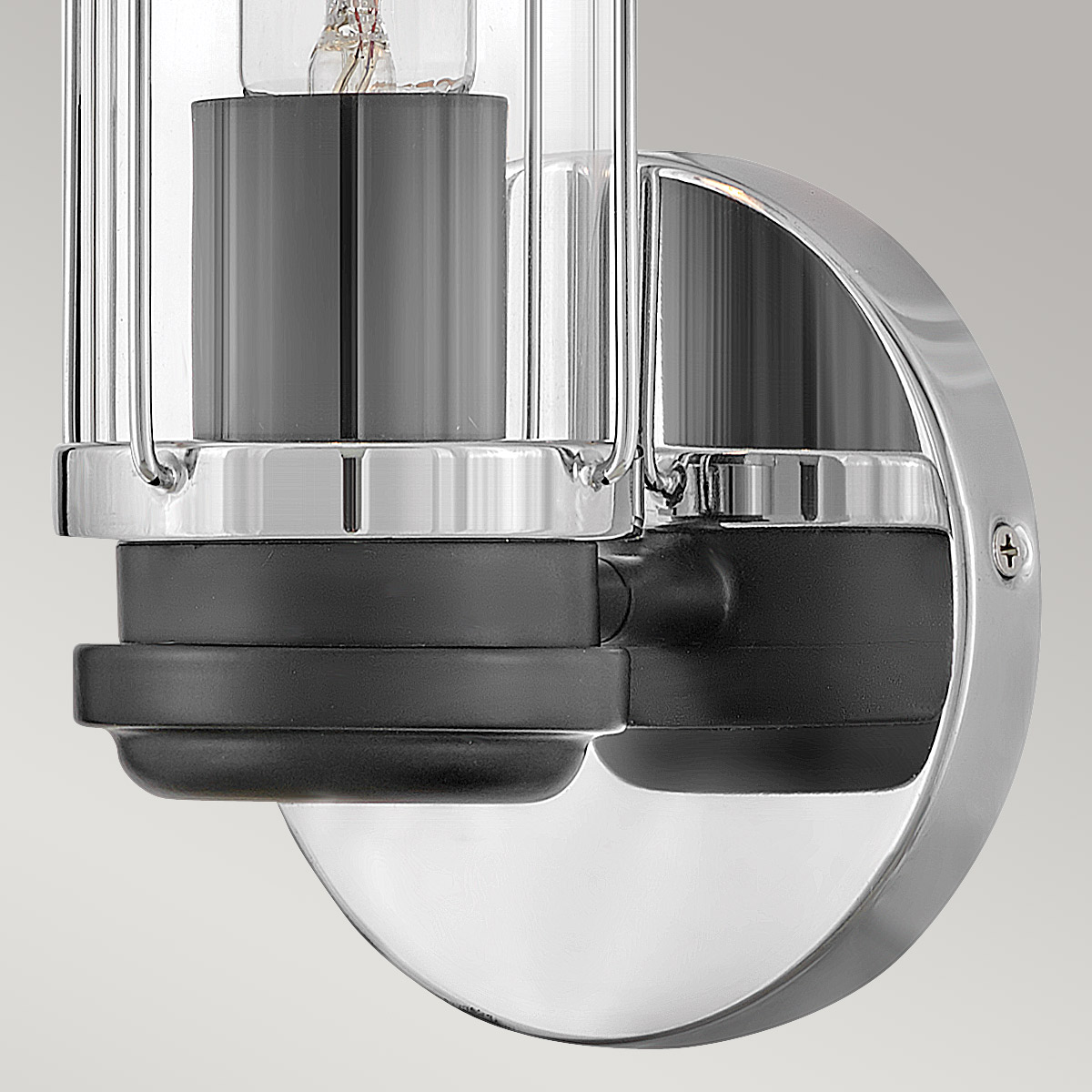 Masthead 35cm Cromo lámpara de baño De Elstead Lighting - El cilindro de vidrio transparente encierra la fuente de luz y crea una distribución de luz uniforme y agradable.
