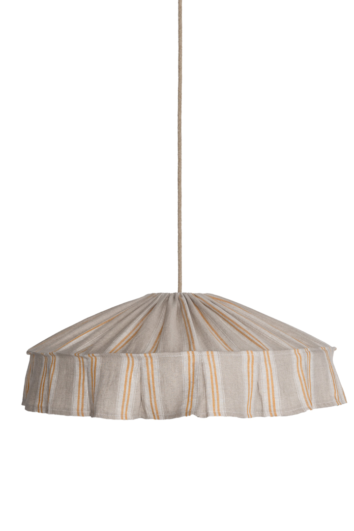 Vinga Pantalla S/Colgante Ø58 Naturaleza/amarillo Lámpas de techo De Alde & Lind - Vinga es una pantalla decorativa para l&aacute;mpara de techo, confeccionada en lino 100% con un precioso estampado de rayas en tonos miel y naturales.