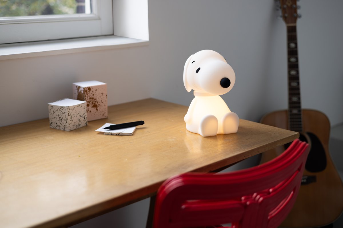 Snoopy First Light Blanco lámpara infantil De Mr Maria - La lámpara de Snoopy está hecha de silicona suave y es un compañero seguro para su hijo o nieto.