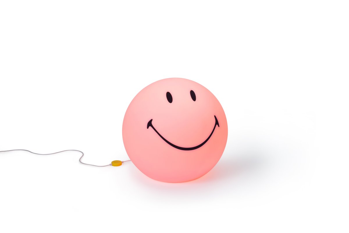 Smiley High Light Rosa lámpara infantil De Mr Maria - Smiley ilumina la habitaci&oacute;n con una luz c&aacute;lida y agradable y te sonr&iacute;e al entrar.