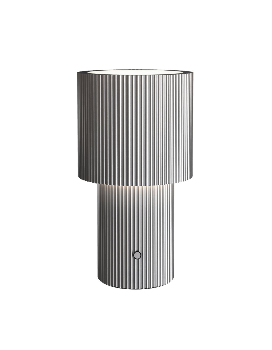 Iluma 22cm Plata portátil De Herstal - Ya sea disfrutando de mañanas tranquilas junto a la ventana o cenando en el balcón, siempre está al alcance y crea el ambiente perfecto.