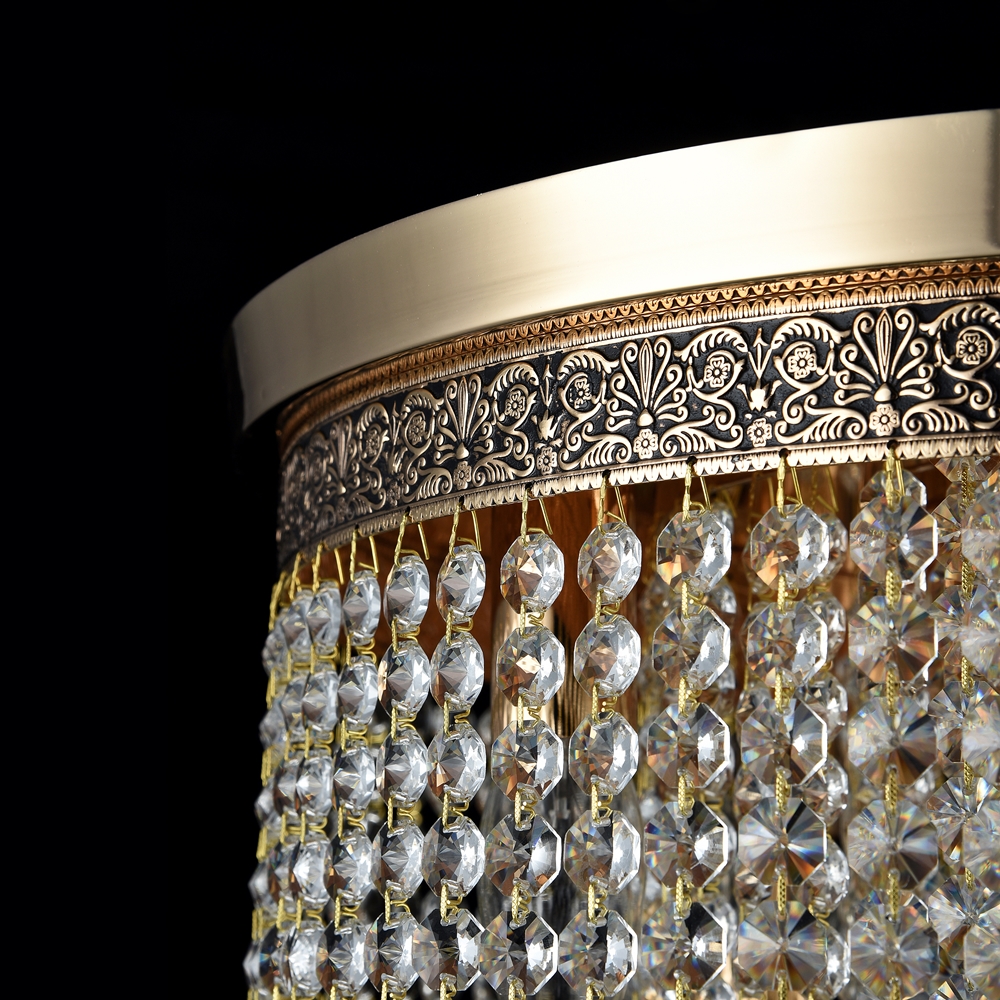 Cascade Ø42 Oro cristal De Maytoni - Los prismas decorativos cuelgan en varios niveles y encierran las fuentes de luz, creando un juego de luz radiante y una atm&oacute;sfera exclusiva.
