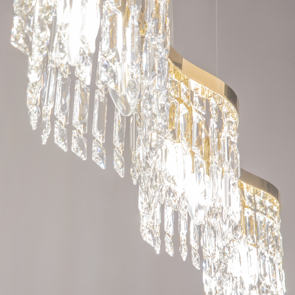 Dune 93cm Oro cristal De Maytoni - Perfecto para colocar sobre la mesa del comedor o la encimera de la cocina para un detalle interior sofisticado y radiante.