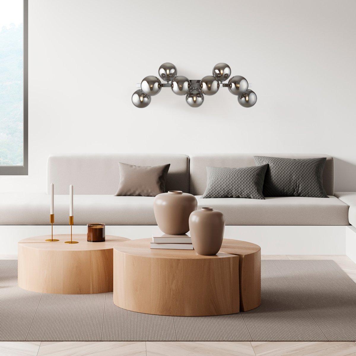 Dallas 65cm Cromo lámpara de pared De Maytoni - La sofisticada estructura de metal, combinada con los globos de vidrio ahumado, la convierte en un verdadero punto de atracción, ideal para espacios amplios como salas de estar o comedores.