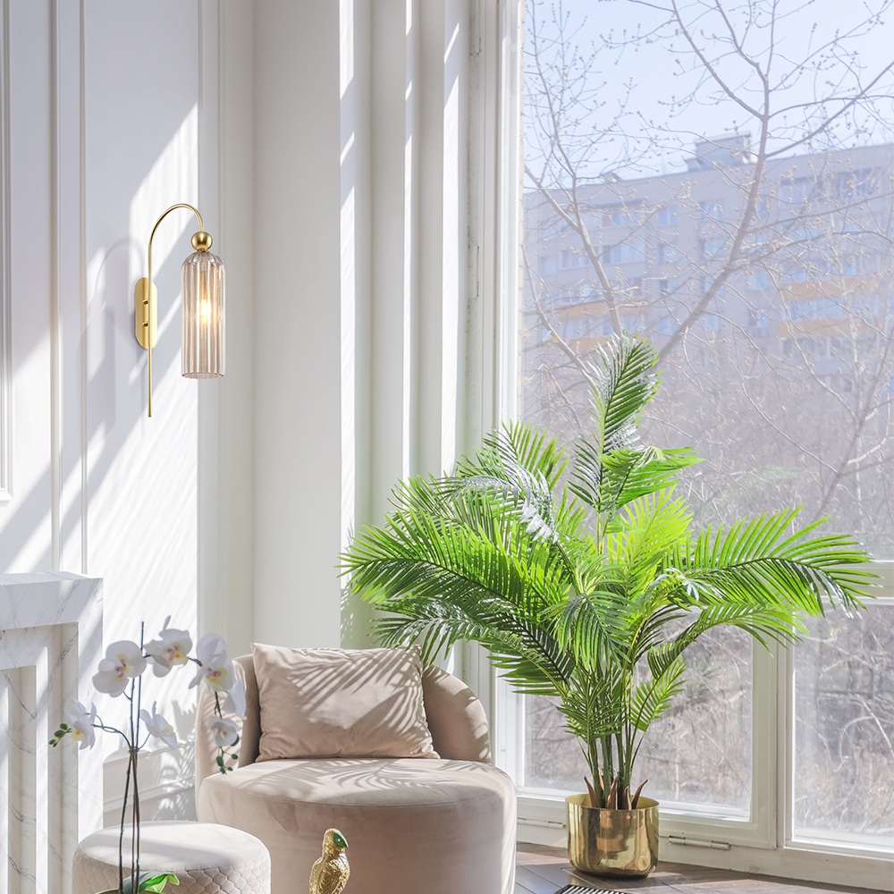 Antic 55cm Oro lámpara de pared De Maytoni - Con su sofisticada forma arqueada y su combinación de colores única, es la elección perfecta para cualquiera que quiera darle a su hogar un toque atemporal y elegante.