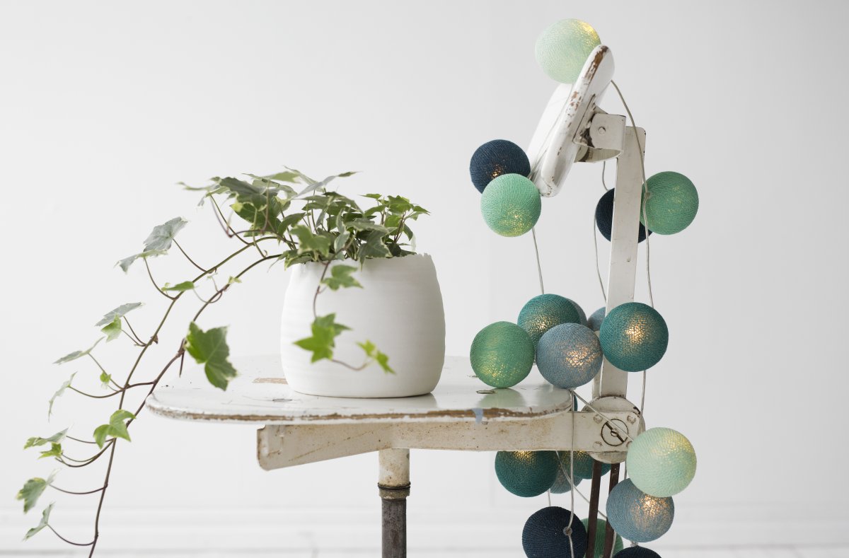 Irislights Cool Mint 20-lights Azul De Irislights - Consisten en un cable de pl&aacute;stico con bolas de algod&oacute;n y poli&eacute;ster hechas a mano que emiten una luz agradable.