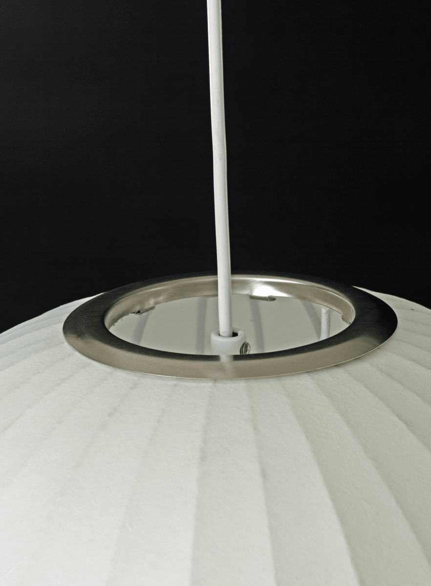 Kanoa Ø40 Blanco Lámpas de techo De Aneta Lighting - Al encenderla, la l&aacute;mpara emite una luz agradable que se filtra a trav&eacute;s de la tela, contribuyendo a una atm&oacute;sfera c&aacute;lida y acogedora en la habitaci&oacute;n.