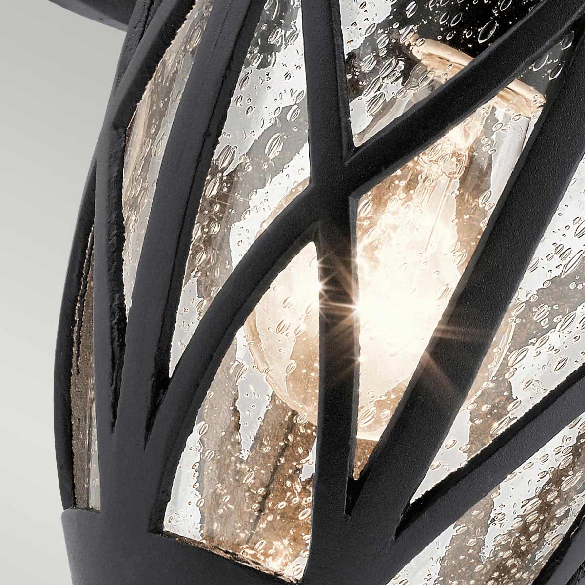 Admirals Cove Negro lámpara de exterior De Elstead Lighting - Está hecho de un material compuesto resistente a la intemperie que puede soportar las exigentes influencias exteriores como el agua salada y la radiación UV.