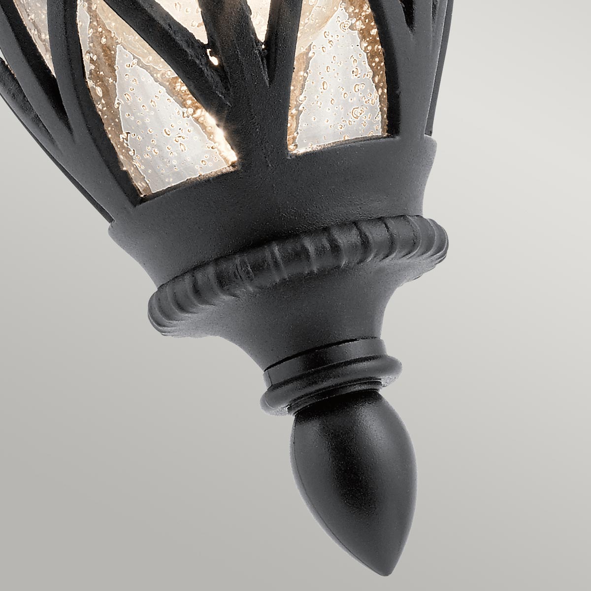 Admirals Cove Negro lámpara de exterior De Elstead Lighting - Está hecho de un material compuesto resistente a la intemperie que puede soportar las exigentes influencias exteriores como el agua salada y la radiación UV.