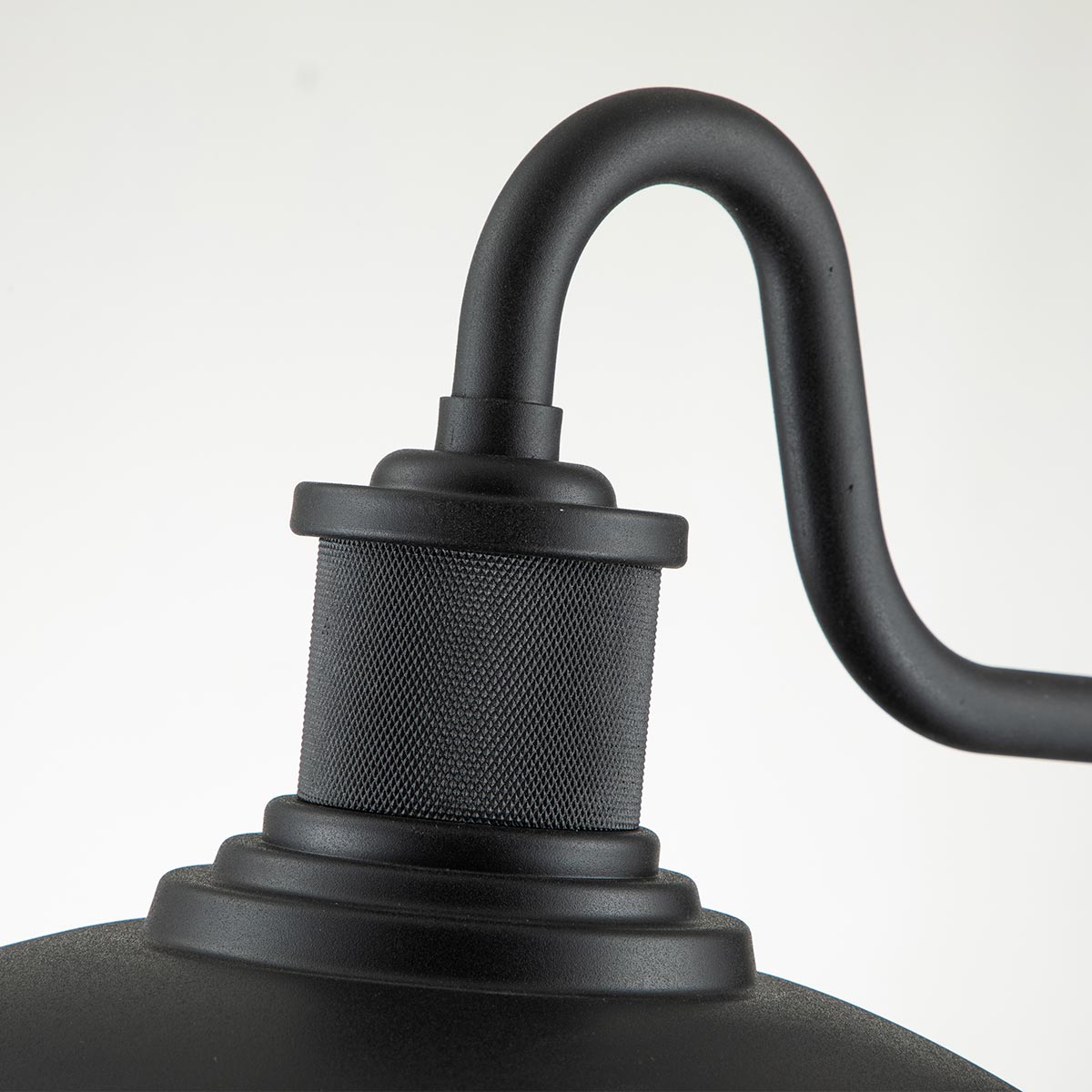 Allenbury Negro lámpara de exterior De Elstead Lighting - La lámpara tiene un elegante acabado negro texturizado y está diseñada para soportar condiciones climáticas adversas.