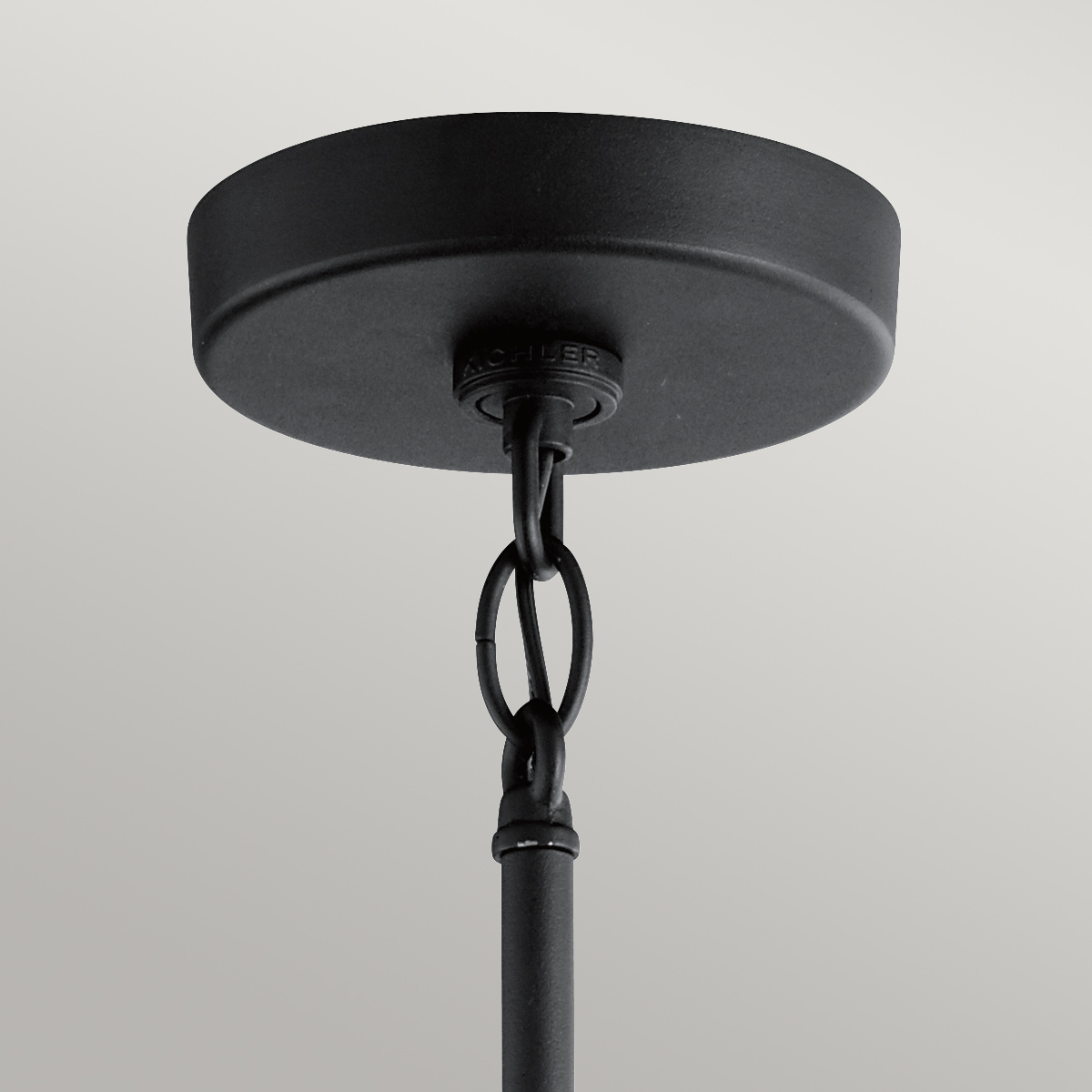 Camillo 37cm Negro De Elstead Lighting - Med sin robusta metallkonstruktion och klarglas med bubbeleffekt skapar den en vacker ljusspridning som f&ouml;rh&ouml;jer entr&eacute;er, altaner och verandor.