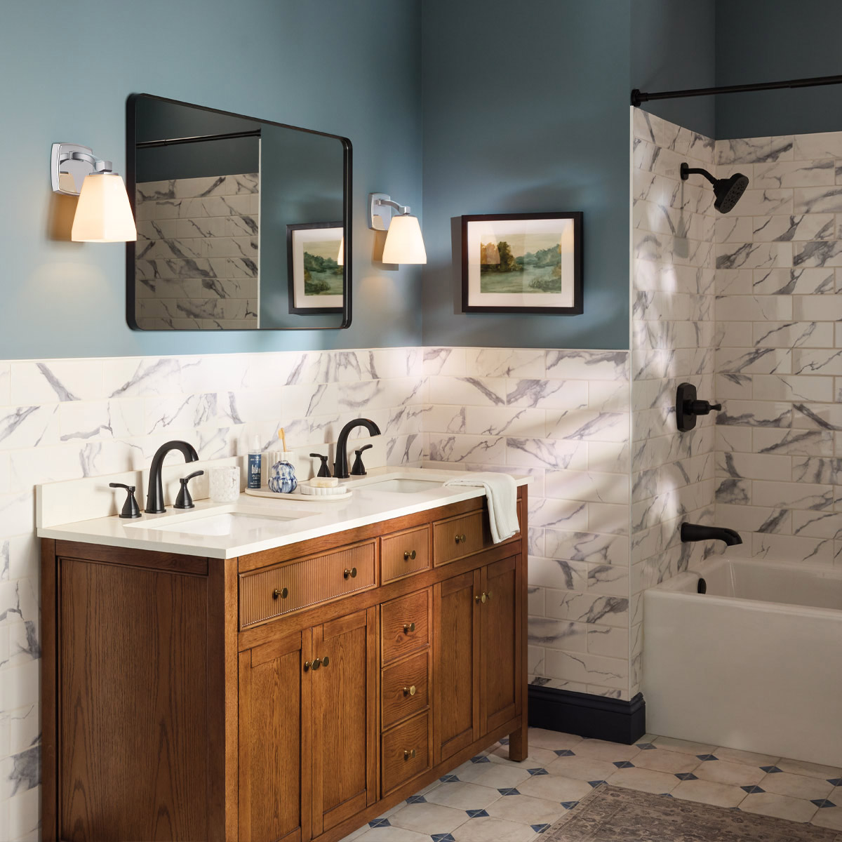 Marant 24cm Cromo lámpara de baño De Elstead Lighting - Marant se puede instalar con la pantalla hacia arriba o hacia abajo, ofreciendo flexibilidad y resultando perfecta, por ejemplo, para colocarla sobre un espejo de ba&ntilde;o.