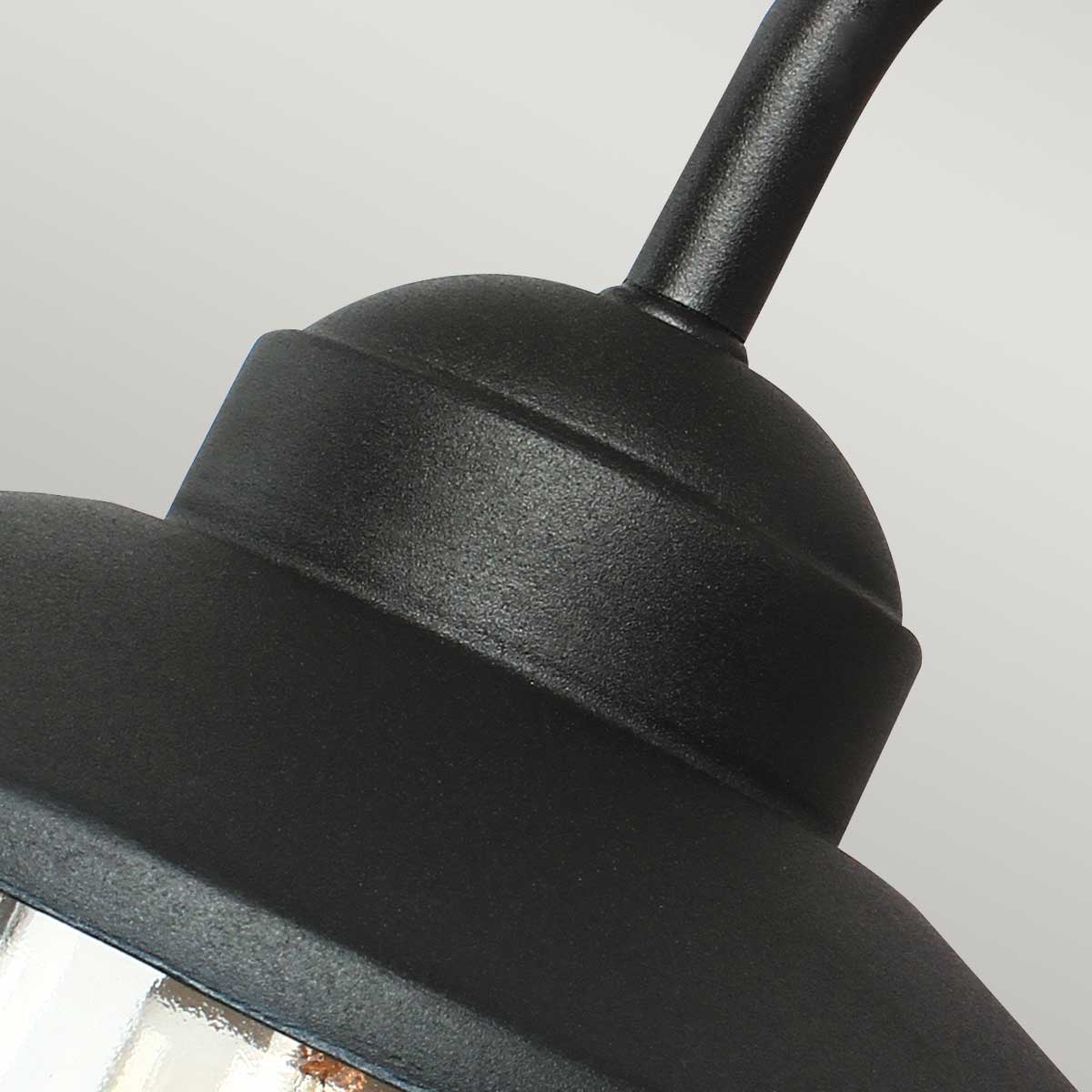 Klampenborg Ø28 Negro lámpara de exterior De Elstead Lighting - La l&aacute;mpara de pared Klampenborg tiene un dise&ntilde;o de linterna resistente y atemporal que combina la simplicidad escandinava con la sostenibilidad.