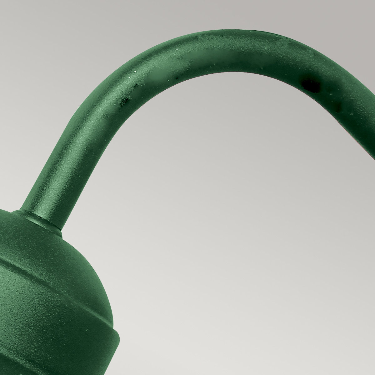 Klampenborg Ø28 Verde lámpara de exterior De Elstead Lighting - La lámpara de pared Klampenborg tiene un diseño de linterna resistente y atemporal que combina la simplicidad escandinava con la sostenibilidad.