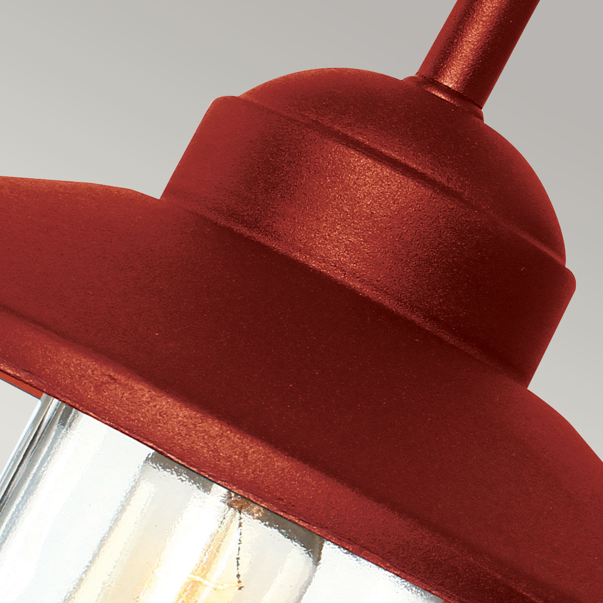 Klampenborg Ø28 ROJO lámpara de exterior De Elstead Lighting - Tillverkad av rostfritt st&aring;l i oxid r&ouml;d finish och glas, erbjuder den en robust konstruktion som st&aring;r emot v&auml;der och vind.