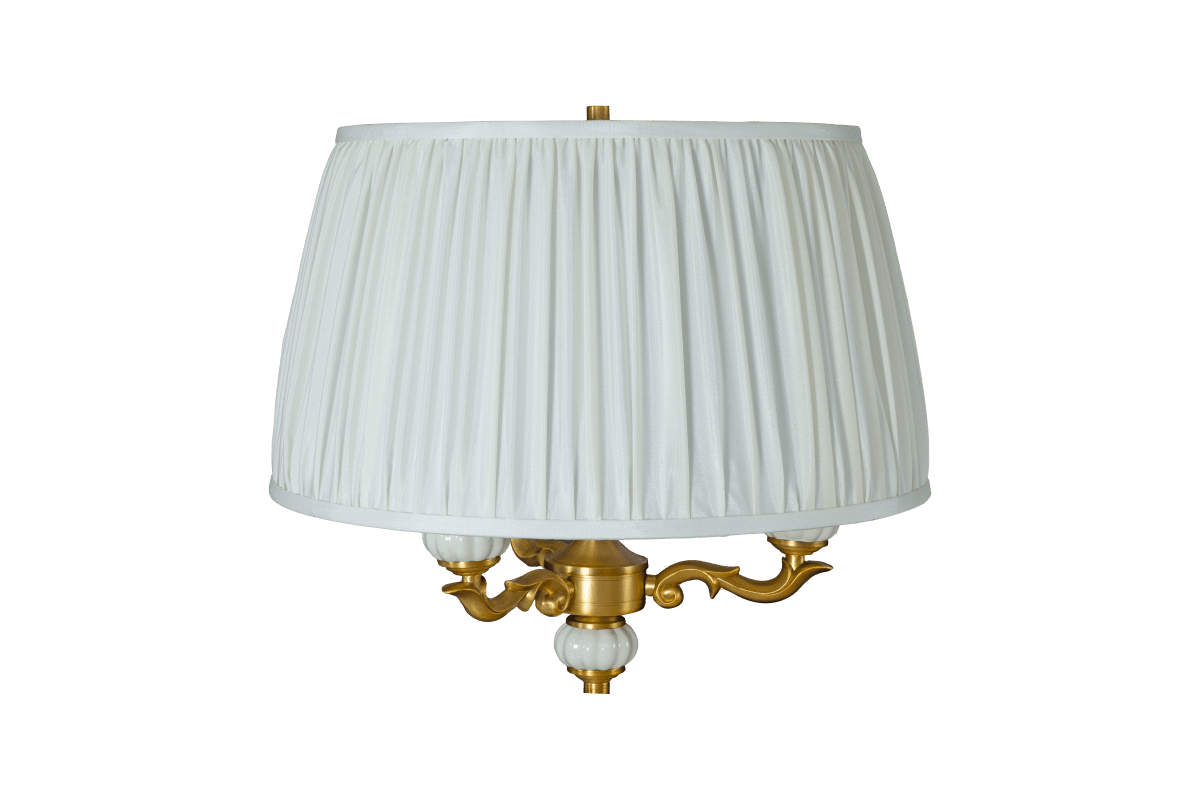 Toulouse Oro lámpara de pie De Aneta Lighting - La l&aacute;mpara de pie Toulouse impresiona por su dise&ntilde;o cl&aacute;sico y elegante, con detalles decorativos y un sofisticado acabado dorado.