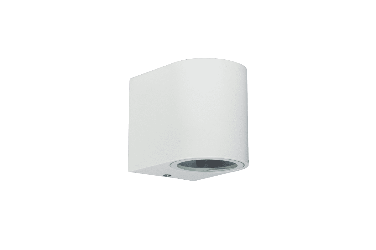 Tor Single Blanco lámpara de exterior De Lampan - Lampan lyser fint ner p&aring; v&auml;ggen och skapar en h&auml;rlig atmosf&auml;r.