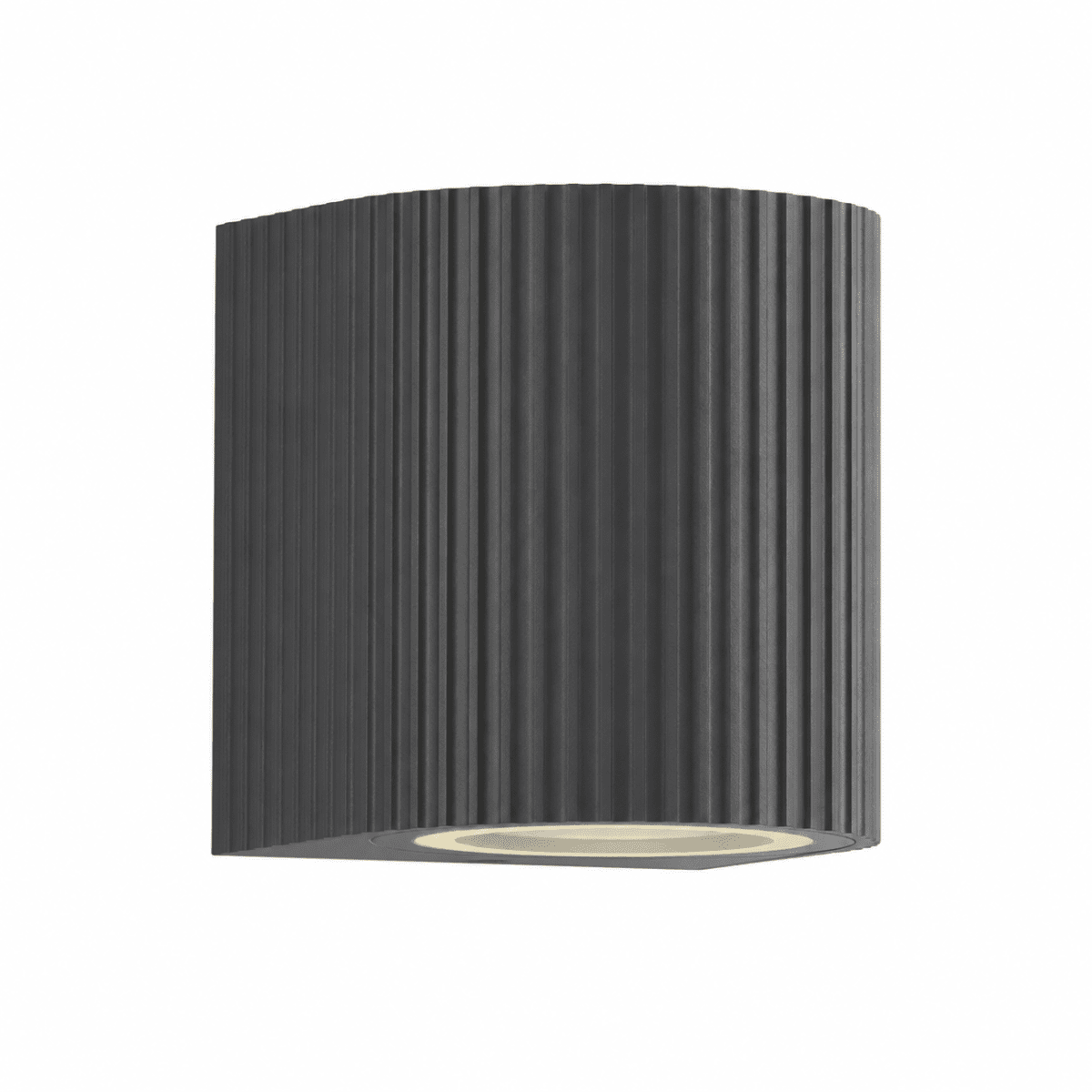 Freja Single Antracita lámpara de exterior De Lampan - Fabricada en metal lacado en antracita con una textura decorativa acanalada, la l&aacute;mpara irradia un aspecto vibrante y exclusivo.