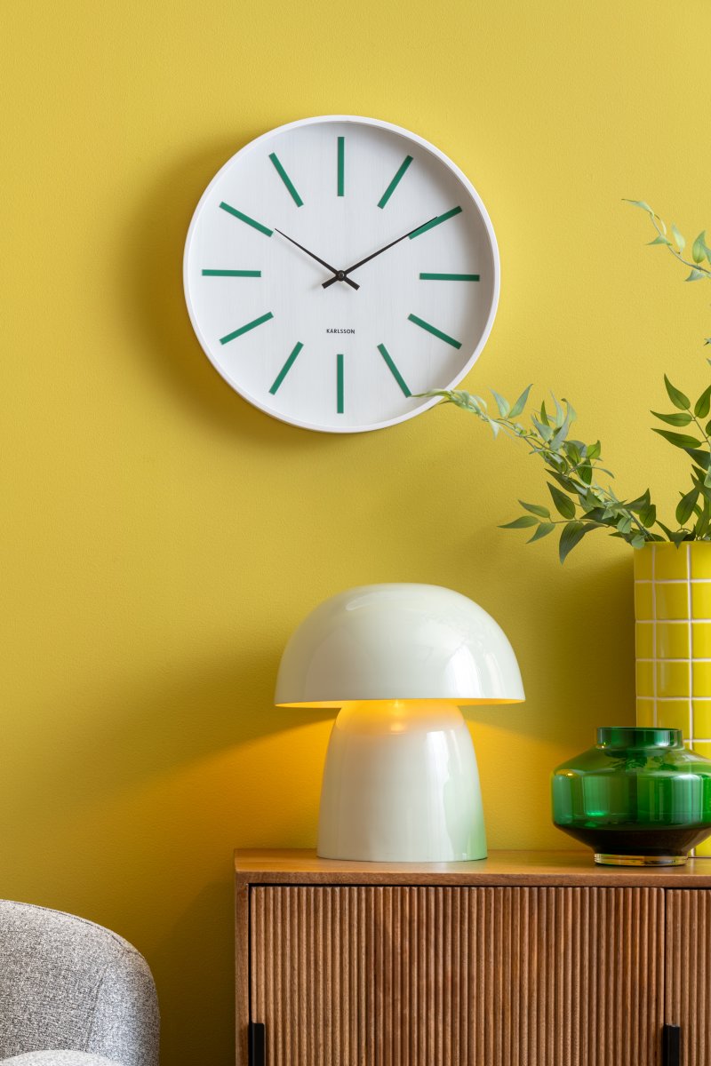 Masivo Seta 34cm Verde lámpara de mesa De Leitmotiv - La lámpara de mesa Masivo Seta es un objeto de diseño escultural fabricado en metal con un acabado verde claro brillante.