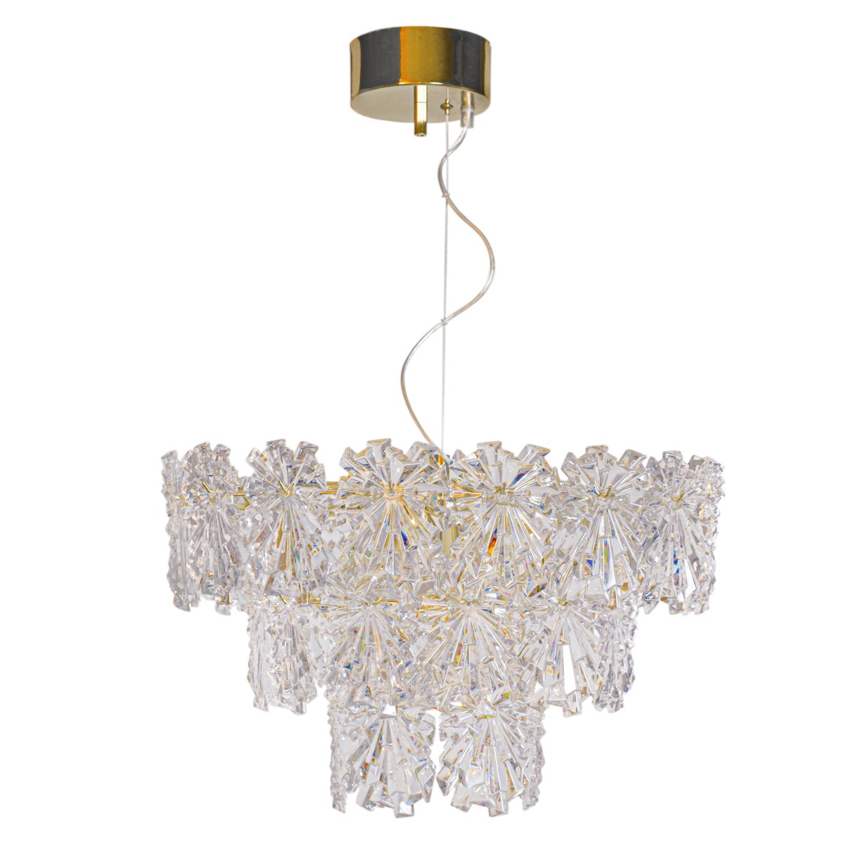 Lorraine Ø52 Latón Lámpas de techo De By Rydéns - La fuente de luz, rodeada de prismas decorativos en forma de flor, crea una hermosa imagen de luz en la habitación.