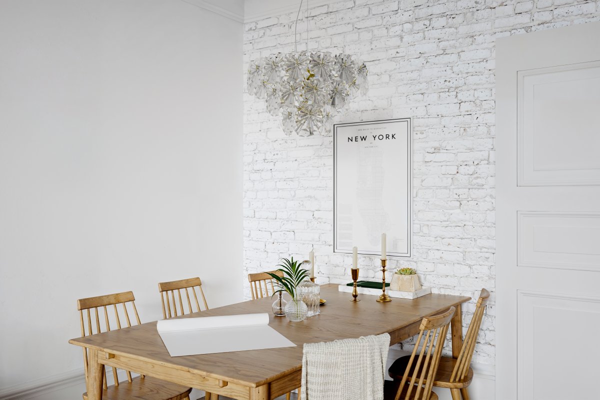 Lorraine Ø52 Latón Lámpas de techo De By Rydéns - La fuente de luz, rodeada de prismas decorativos en forma de flor, crea una hermosa imagen de luz en la habitación.