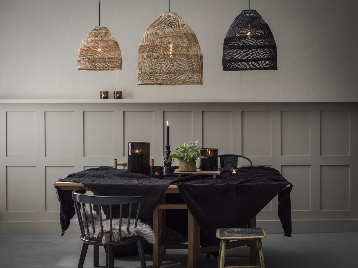 Maja Ø46 Naturaleza Lámpas de techo De PR Home - El dise&ntilde;o decorativo del rat&aacute;n crea un agradable juego de luces en la habitaci&oacute;n cuando la l&aacute;mpara est&aacute; encendida, contribuyendo a crear un ambiente encantador.