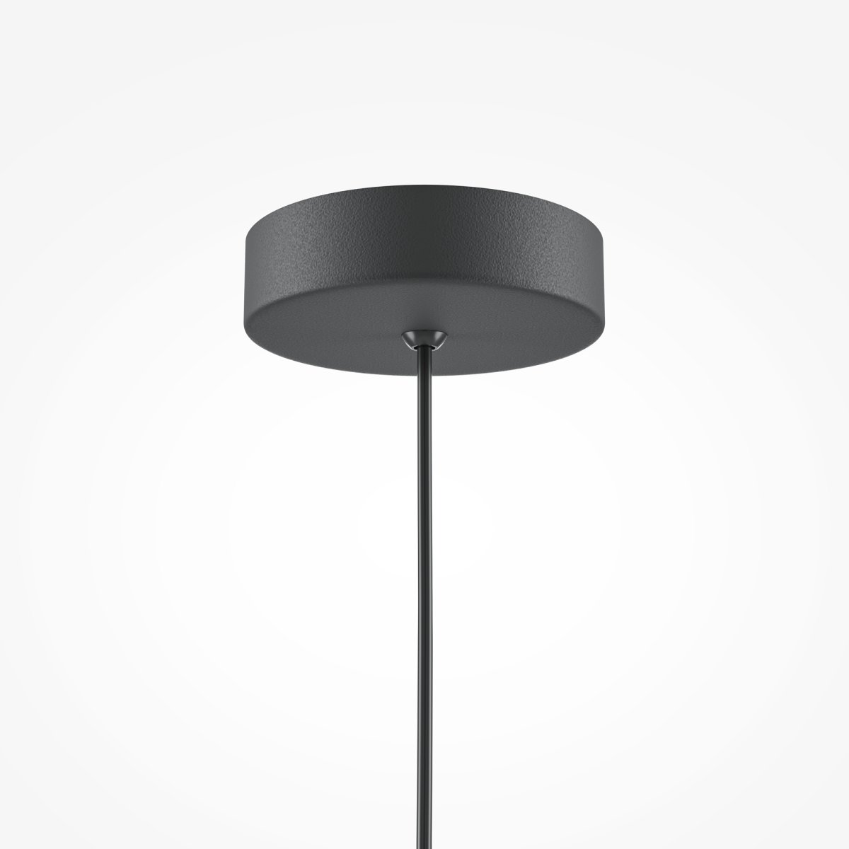 Basic colors Ø35 Negro Lámpas de techo De Maytoni - Con su pantalla en forma de media luna en elegante color negro, emite una luz dirigida y agradable que crea una atm&oacute;sfera moderna y armoniosa.