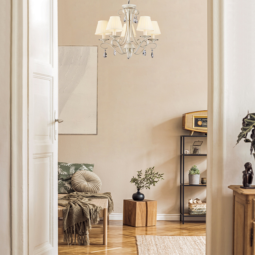 Brionia Ø58 Blanco Lámpas de techo De Maytoni - Brionia es una l&aacute;mpara de ara&ntilde;a cl&aacute;sica de metal con un hermoso acabado blanco antiguo.