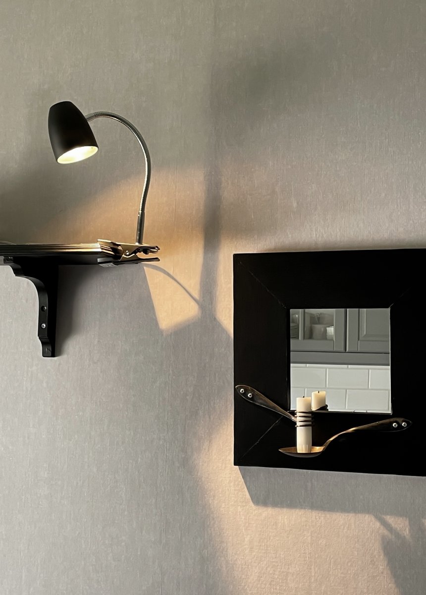 Sandnes Negro lámpara de pinza De Aneta Lighting - L&aacute;mpara de pinza Sandnes fabricada en metal cromado negro.