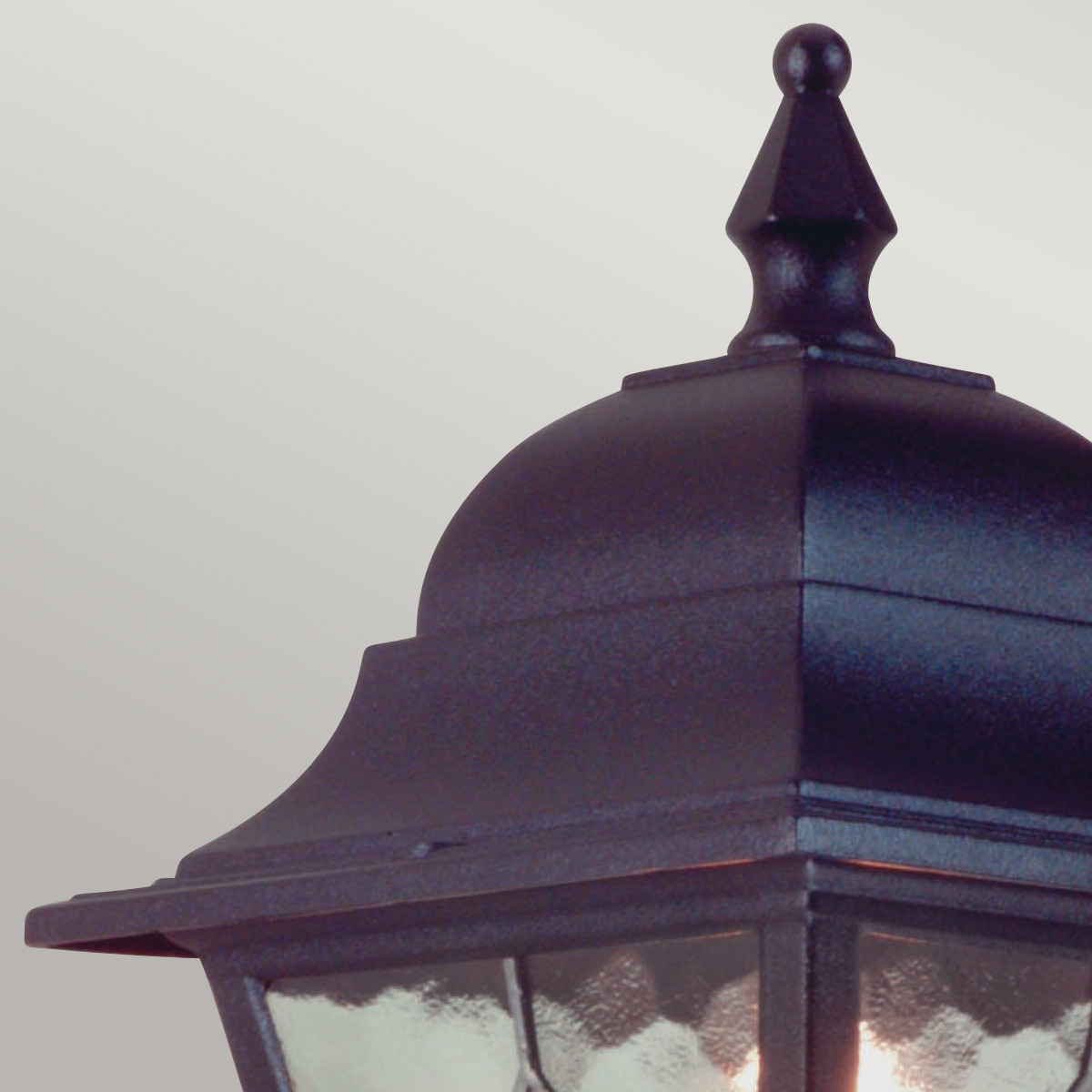 Norfolk Negro lámpara de exterior De Elstead Lighting - El aplique de pared Norfolk ofrece un dise&ntilde;o elegante y atemporal con sus paneles de vidrio emplomado, cada panel compuesto por cinco piezas de vidrio cortadas a mano.