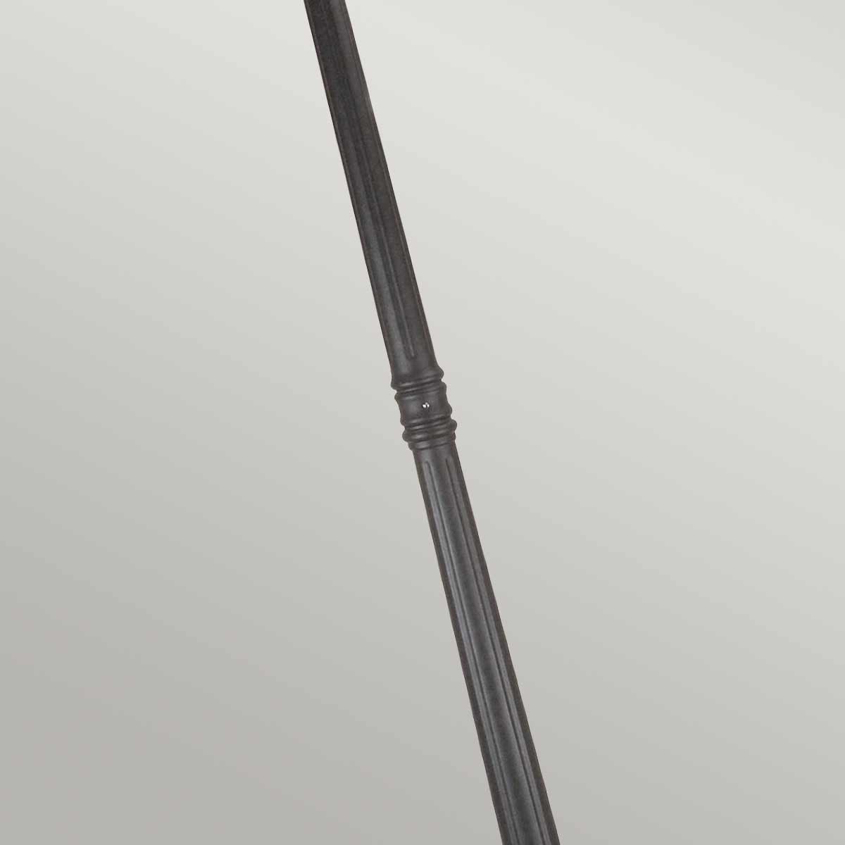 Norfolk 227cm Negro farola De Elstead Lighting - Cada panel de las linternas consta de cinco piezas de vidrio cortadas a mano, lo que crea un aspecto hermoso y tradicional.