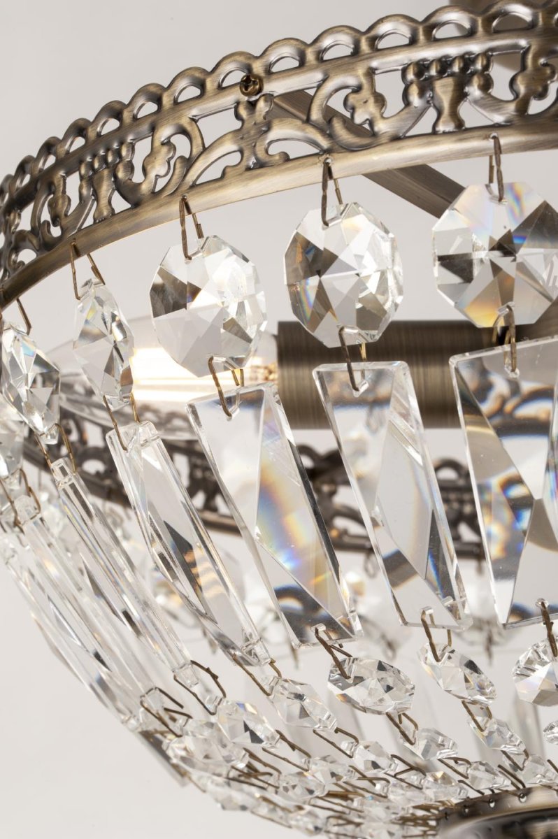 Classic Ø35 Latón antiguo cristal De Norrsken Design - Experimente la elegancia atemporal con esta exclusiva lámpara de techo de latón antiguo, adornada con cristal K9 de clase 1 cortado a mano.